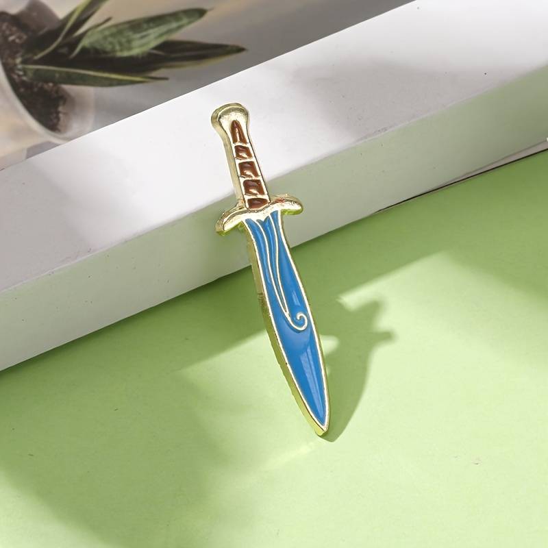 Fantasy Dagger, Pin