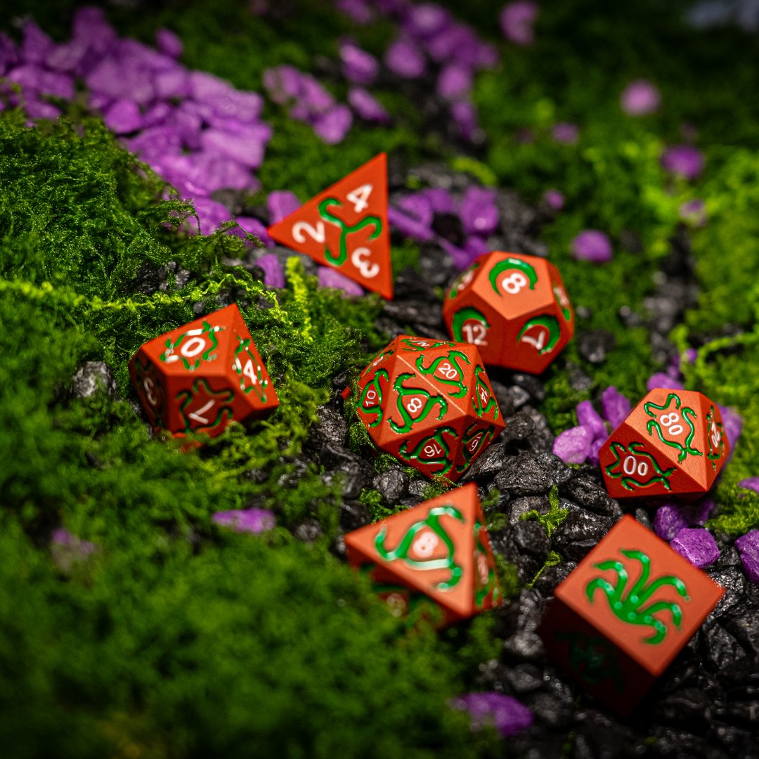 Metal dice set 04, orange-red, with green inlay, photo 1