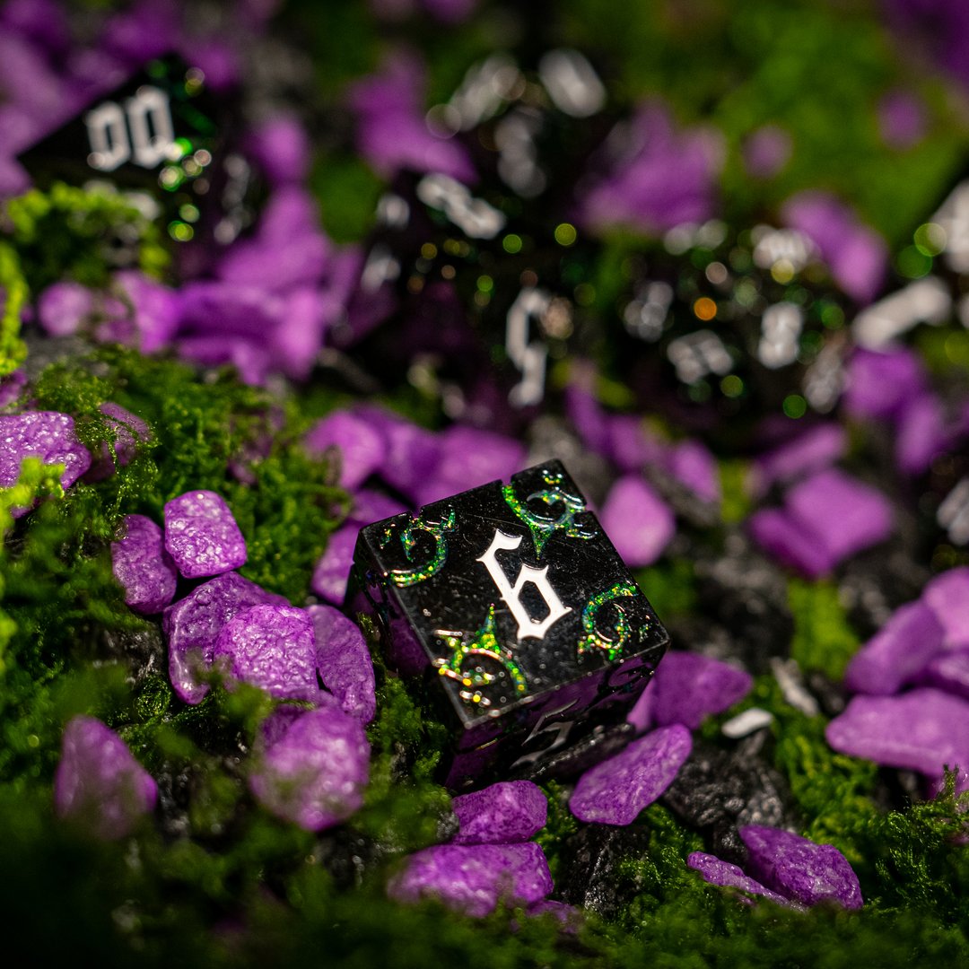 Metal dice set 06, black, with green glitter swirls, photo 6